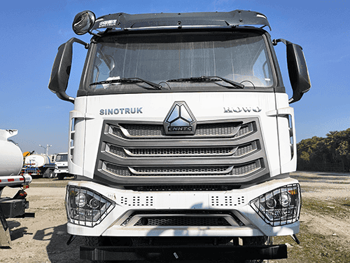 HOWO NX VACUUM TANK TRUCK FOR SEWAGE SUNCTION-1