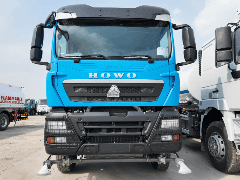 SINOTRUK HOWO TX 6x4 Bowser Water Tank Truck-1