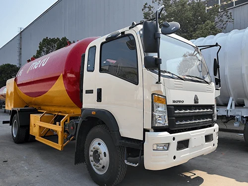 SINOTRUK HOWO 4X2 Gas LPG Tanque Bobtail Camión 8-15m3-18