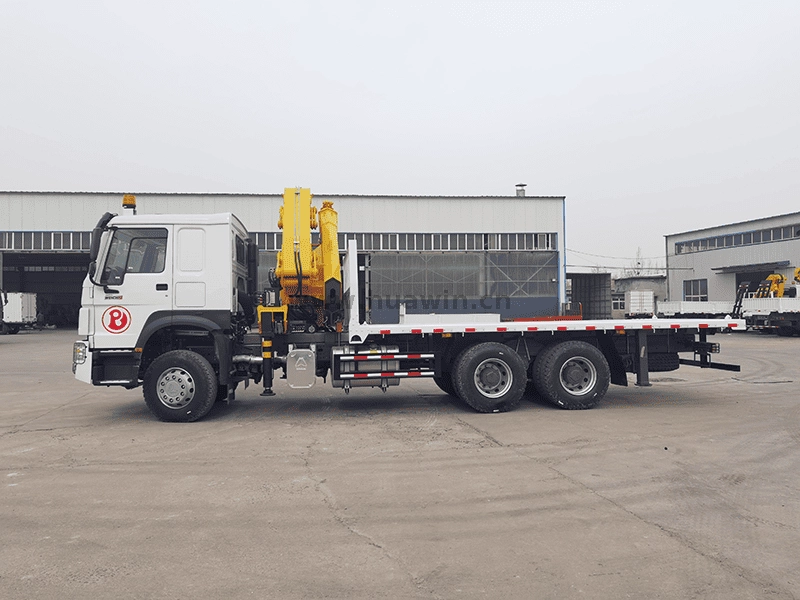 SINOTRUK HOWO 6X4 Camión Grúa con Grúa de Brazo Plegado de 8T-5