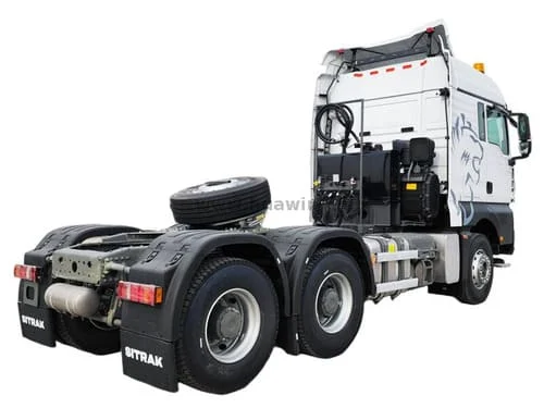 شاحنة الجرارات الثقيلة SINOTRUK SITRAK G7S 6x4 SINOTRUK G7S 6x4 للصحراء 4