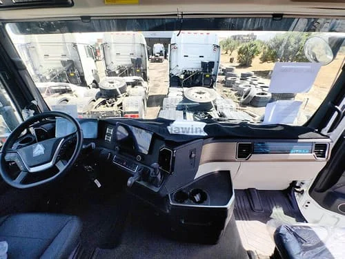 شاحنة الجرارات الثقيلة SINOTRUK SITRAK G7S 6x4 SINOTRUK G7S 6x4 للصحراء-6