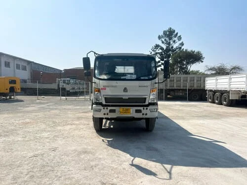 Sinotruk-Howo-4x2-carga-7