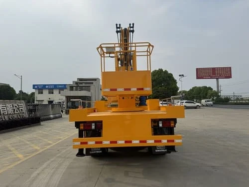 Camión con plataforma elevadora SINOTRUK HOWO 4X2-14