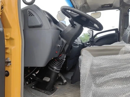 Camión plataforma de trabajo aéreo SINOTRUK HOWO 4X2-17