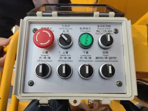 Camión plataforma de trabajo aéreo SINOTRUK HOWO 4X2-21