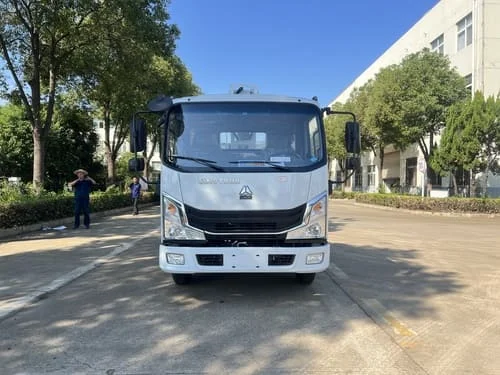 Camión con plataforma elevadora SINOTRUK HOWO 4X2-5