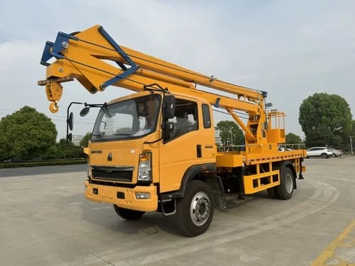 Camión con plataforma elevadora SINOTRUK HOWO 4X2-6
