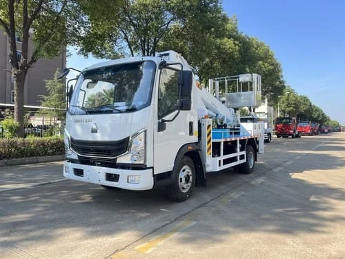 Camión con plataforma elevadora SINOTRUK HOWO 4X2-6