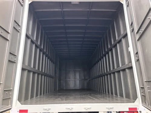 شاحنة SINOTRUK HOWO 4x2 ذات الهيكل الصندوقي الخفيف ذات التصميم المسطح - 3