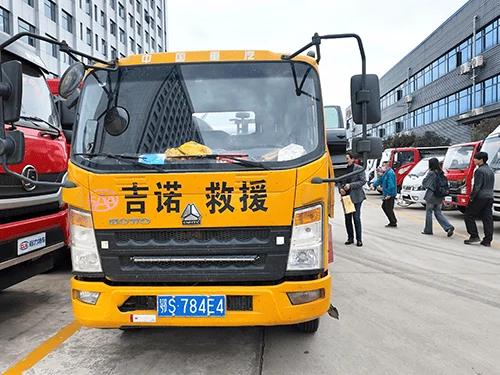 SINOTRUK HOWO 4×2 Camión de remolque-4