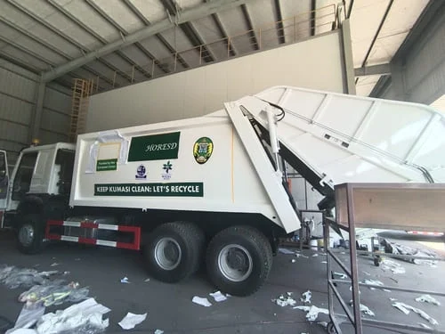 SINOTRUK HOWO-TX 6*4 Camión de recogida de basura-10