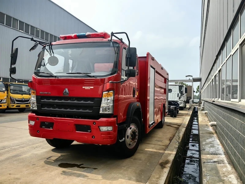 SINOTRUK HOWO 4x2 Light-Duty Fire Truck-5
