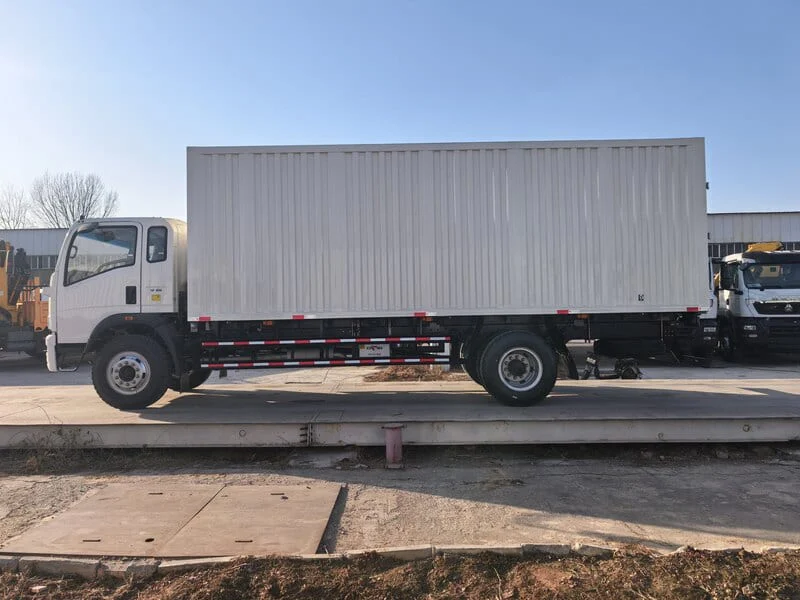 SINOTRUK HOWO Wing Van Truck 10T-1