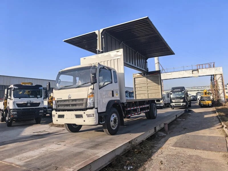 SINOTRUK HOWO Wing Van Truck 10T-4