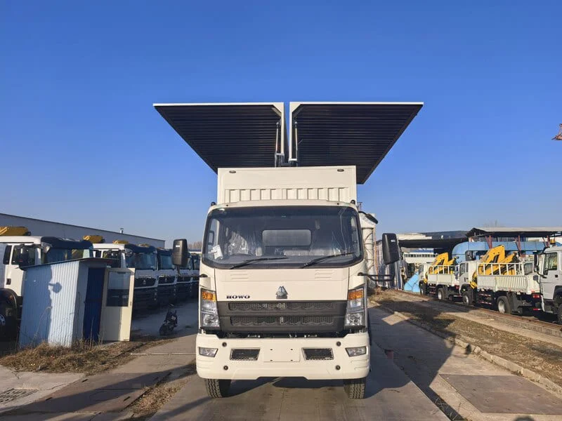 SINOTRUK HOWO Wing Van Truck 10T-5
